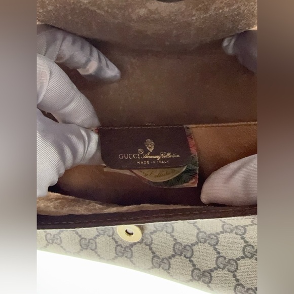 Vintage Gucci GG Supreme Toiletry Bag – 1989 - Picture 9 of 12